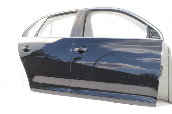 VW JETTA DRZWI PRAWE PRZÓD + TYŁ STRONA PRAWA przednie + tylne 2 sztuki Kolor: czarny 1K5