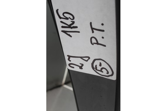 VW JETTA DRZWI PRAWE PRZÓD + TYŁ STRONA PRAWA przednie + tylne 2 sztuki Kolor: czarny 1K5