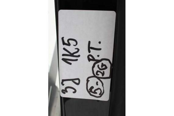 VW JETTA DRZWI PRAWE PRZÓD + TYŁ STRONA PRAWA przednie + tylne 2 sztuki Kolor: czarny 1K5