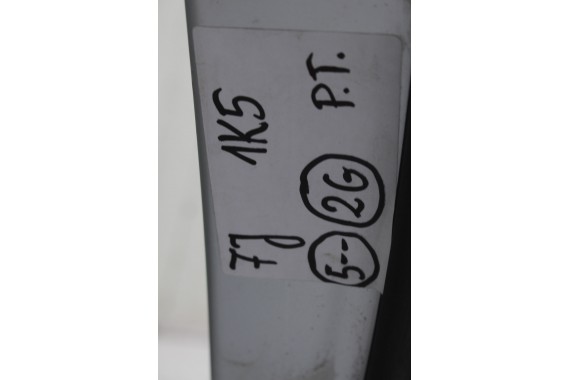 VW JETTA DRZWI PRAWE TYŁ STRONA PRAWA tylne 1 sztuka 1K5 1K kolor srebrny srebrne