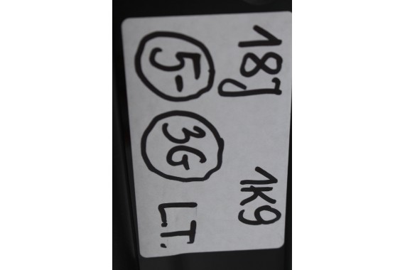 VW JETTA DRZWI LEWE TYŁ STRONA LEWA tylne 1 sztuka 1K5 1K kolor czarny czarne