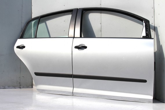 VW GOLF 5 6 VI PLUS DRZWI PRAWE PRZÓD + TYŁ STRONA PRAWA przednie + tylne 2 sztuki 5M 5M0  srebrne srebrny