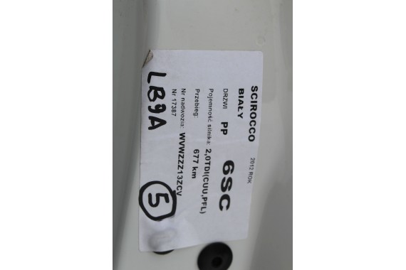 VW SCIROCCO DRZWI PRAWE STRONA PRAWA 1K8 LB9A - biały (candy white) 1K8831056F 1K8831056G 1K8831056K 1K8 831 056