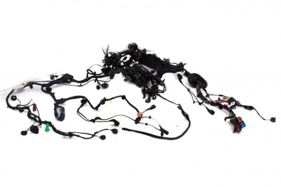 VW PASSAT B8 WIĄZKA...