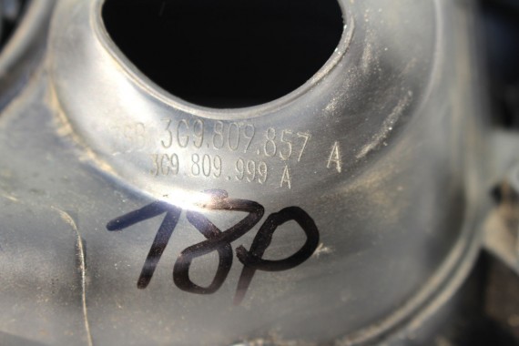 VW PASSAT B8 KOMBI KLAPKA WLEWU PALIWA 3G9809857A Kolor: LB7S Pyrit silber metallic 3G9 809 857 A 3G 3G9 2015-