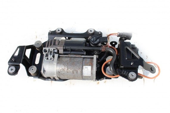 AUDI A8 KOMPRESOR SPRĘŻARKA...