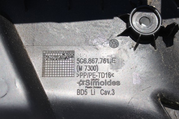 VW GOLF 7 VII BOCZEK DYWAN BAGAŻNIKA 5G6867762J 5G6867761E 5G6863459K 5G6858855F czarny boczki bagażnik 5G6867762J 5G6867761E