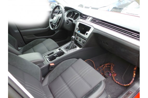 VW PASSAT B8 ALLTRACK FOTELE KOMPLET FOTELI siedzeń siedzenia tapicerka skóra KOMBI + alcantara kolor czarny 3G 3G9