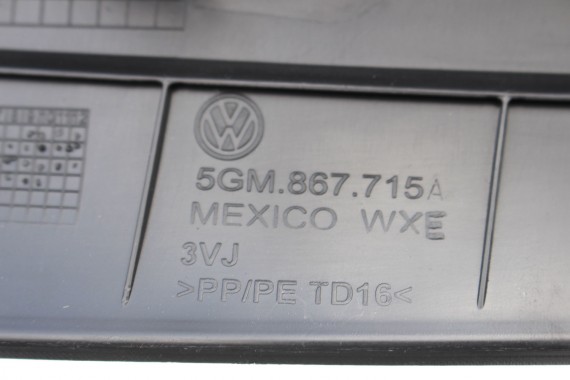 VW GOLF 7 VII LIFT GTi BOCZEK DYWAN BAGAŻNIKA  czarny boczki bagażnik tapicerka 5GM867427A 5GM867428A 5GM867761A 5GM867762A