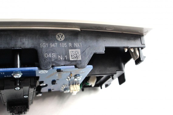 VW SKODA LAMPKA PODSUFITKI 5G1947105R kolor NX1 -  biały "St.Tropez  DIODA LED 5G1 947 105 R  3G , 5G, 510, 3G, 5T , 565,3V