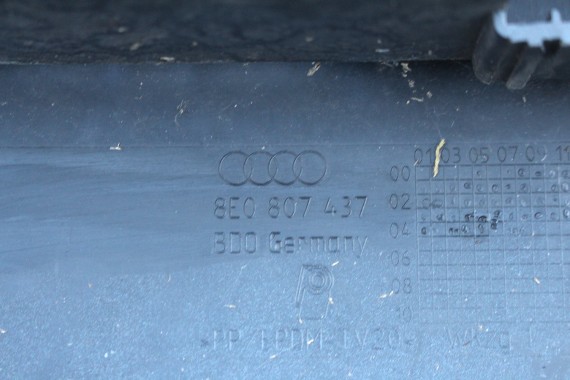 Audi A4 ZDERZAK PRZÓD PRZEDNI 8E0807437 kolor niebieski  8E0 807 437 A 8E 2001-2005