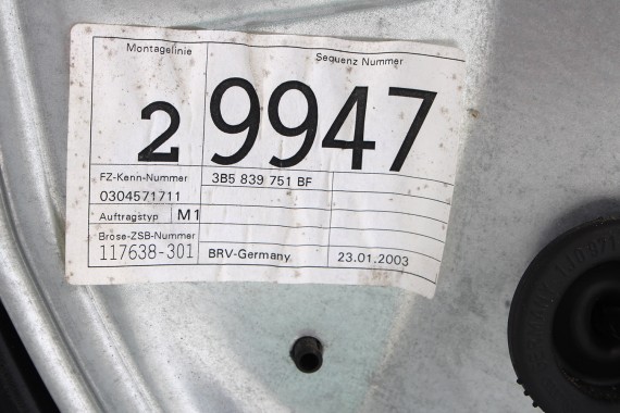 VW PASSAT B5 FL SEDAN DRZWI TYŁ TYLNE LEWE strona lewa kierowcy czarne kolor czarny 3B LIFT 1997-2005 GP 3B5833051 3B5 833 051