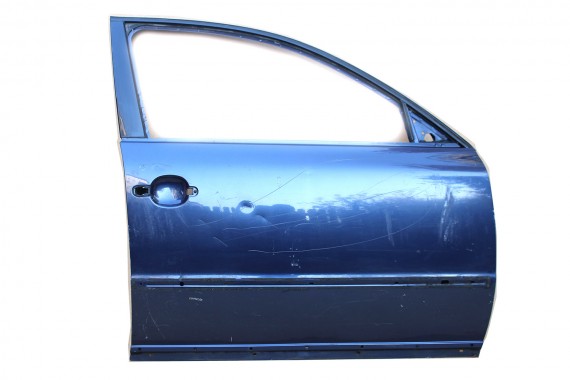 VW PASSAT B5  DRZWI PRAWE PRZÓD STRONA PRAWA pasażera przednie Kolor :/ niebieski,granatowe/ niebieskie 3B 3B4831052 3B4 831 052