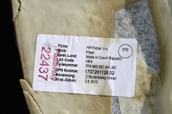 VW TOUAREG FL DYWAN WYKŁADZINA PODŁOGI 7P6863367AH 7P6 863 367 AH tapicerka JB1 - czarny tytanowy 7P 7P0 7P6863367AH 7P6863367