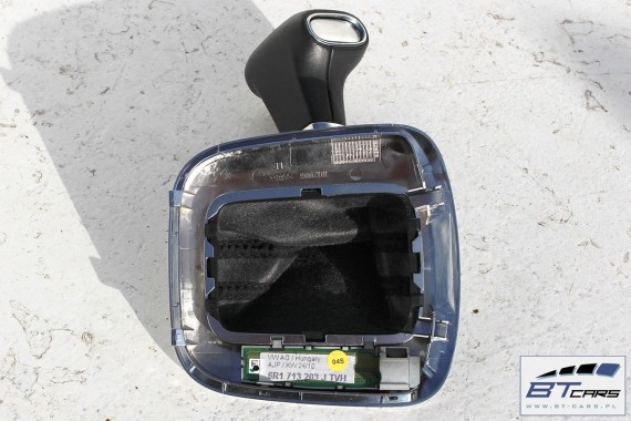 VW POLO GAŁKA ZMIANY BIEGÓW + MIESZEK 6R1713203J TVH czarny / aluminium 6R1 713 203 J 6R1713203J 6R1713203J 6R1713203J 6R1713203