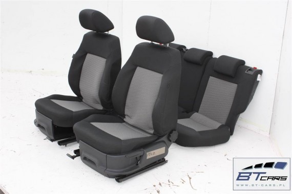 VW POLO FOTELE KOMPLET FOTELI siedzeń siedzenia tapicerka 6C 6C0 6R 6R4 6R0 5-drzwiowy welur kolor czarny