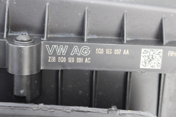 VW AUDI FILTR POWIETRZA OBUDOWA 5Q0129607AA 5Q0129601AC 5Q0129607Q 2.0 TDi diesel 5Q0129601BP 5Q0129601S 5Q0129607AF 5Q0129607J