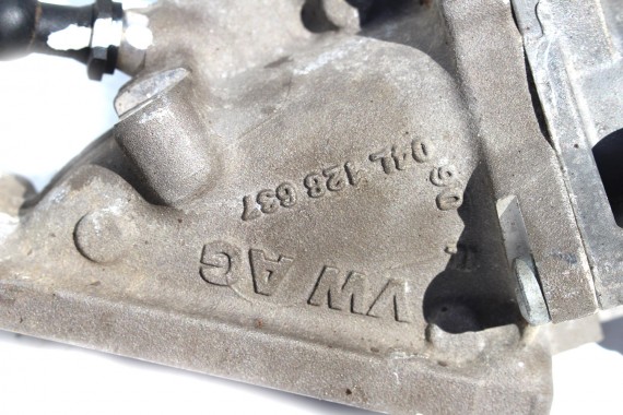 VW AUDI SKODA SEAT KROCIEC 04L128637 04L128637B RZYŁĄCZENIOWY nakładka rury ssacej silnik 2.0 TDi diesel 04L128637D 04L128637E