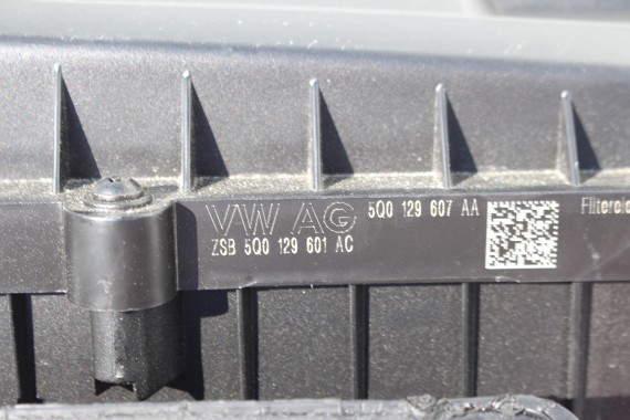 VW AUDI FILTR POWIETRZA OBUDOWA 5Q0129607AA 5Q0129601AC 5Q0129607Q 2.0 TDi diesel 5Q0129601BP 5Q0129601S 5Q0129607AF 5Q0129607J