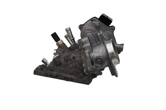 VW AUDI SKODA SEAT KROCIEC 04L128637 04L128637B RZYŁĄCZENIOWY nakładka rury ssacej silnik 2.0 TDi diesel 04L128637D 04L128637E