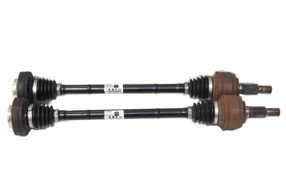 AUDI Q7 FL PÓŁOŚ TYŁ...