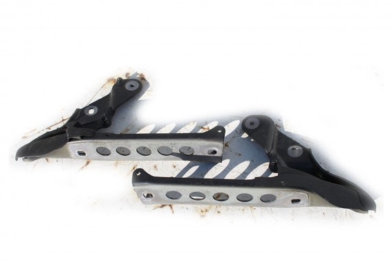 AUDI A8 ZAWIAS MASKI PRZÓD...