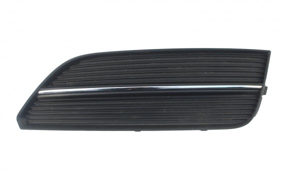 AUDI A3 KRATKA ZDERZAKA PRZÓD 8V3807681 8V3807682 zaślepka KRATKI 8V3 807 681 8V3 807 682 8V L + P 2 sztuki 8V3807681 8V3807682