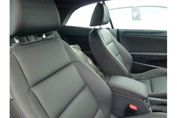 VW GOLF 6 VI CABRIO FOTELE KOMPLET FOTELI siedzeń siedzenia fotel tapicerka 5K 5K7 skóra kolor czarny