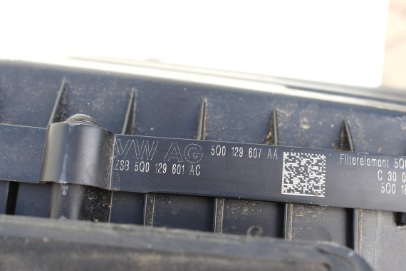 VW AUDI A3 FILTR POWIETRZA OBUDOWA 5Q0129607AA 5Q0129601AC 5Q0 129 607 1.6 TDi 2.0 TDi 5Q0129601BP 5Q0129601S 5Q0129607AF GOLF 7