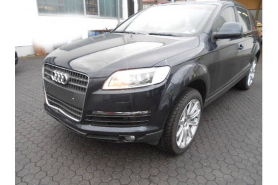 AUDI Q7 DRZWI LEWE PRZÓD + TYŁ STRONA LEWA przednie + tylne 2 sztuki  4L Kolor: LZ5Q - niebieski kobaltowy 4L0831051 4L0833051