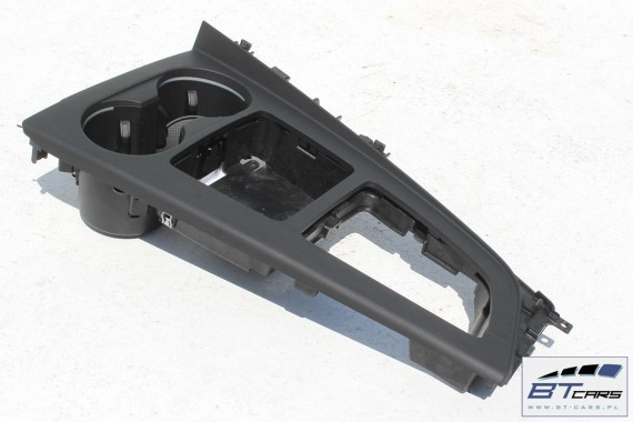 AUDI A4 RAMKA TUNELU ŚRODKOWEGO KUBKI 8W1864261E 8W0862533A 8W1 864 261 E 8W0 862 533 A Z PODŚWIETLANYM UCHWYTEM  8W 2015-
