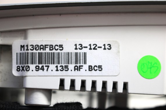 AUDI LAMPKA OŚWIETLENIE PODSUFITKI 8X0947135AF kolor BC5 szary tytanowy  LED  8X0 947 135 AF 8X0947135AF 8X0947135AF 8X0947135AF