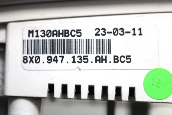 AUDI LAMPKA OŚWIETLENIE PODSUFITKI 8X0947135AH BC5 szary tytanowy LED 8X0 947 135 AH A1 A3 Q3 8X0947135AH 8X0947135AH 8X0947135