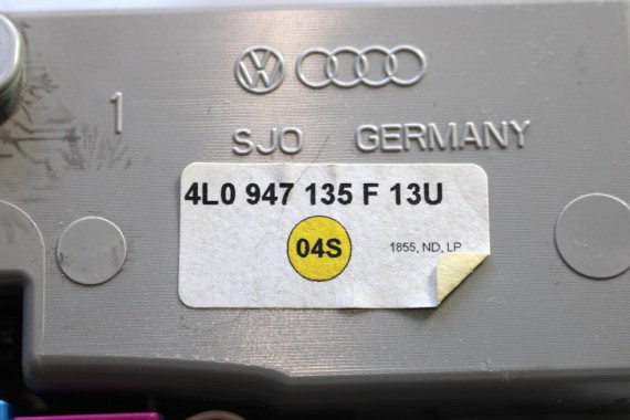 AUDI A6 Q7 LAMPKA OŚWIETLENIE PODSUFITKI  4L0947135F kolor: 13U lichtgrau jasnoszary 4L0 947 135 F 4F 4L kabiny