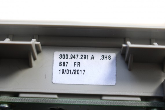 VW LAMPKA OŚWIETLENIE PODSUFITKI  3G0947291A LED TYŁ ŚRODEK  kolor: 3HS - mistral (szary) DIODOWE KABINY