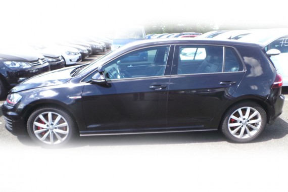 VW GOLF 7 VII GTi FOTELE KOMPLET FOTELI siedzeń siedzenia fotel tapicerka 5G 5G0 skóra czarny czerwony 5 drzwi 5G4 czerwona nić