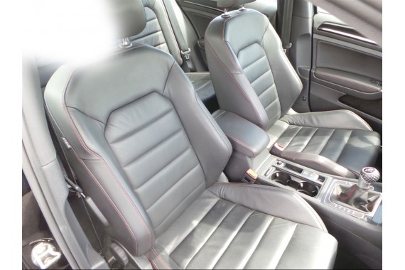 VW GOLF 7 VII GTi FOTELE KOMPLET FOTELI siedzeń siedzenia fotel tapicerka 5G 5G0 skóra czarny czerwony 5 drzwi 5G4 czerwona nić