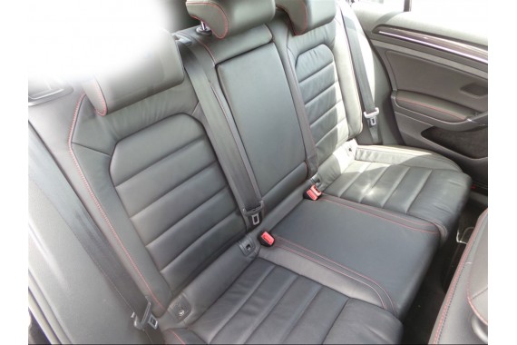 VW GOLF 7 VII GTi FOTELE KOMPLET FOTELI siedzeń siedzenia fotel tapicerka 5G 5G0 skóra czarny czerwony 5 drzwi 5G4 czerwona nić