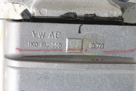 VW AUDI ŁAPA PODUSZKA SKRZYNI 1K0199555CF łoże wspornik 1K0 199 555 CF skrzynia manualna 6-biegowa silnik benzynowy 2.0 TFSi