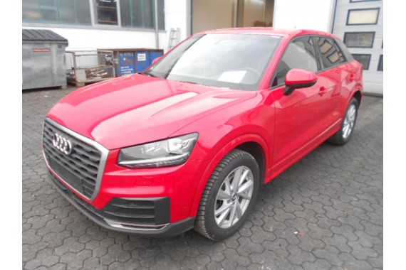 AUDI Q2 TYŁ ZDERZAK tylny + KLAPA BAGAŻNIKA + LAMPY lampa 81A Kolor: LY3U - czerwony (tangorot) 81A945069 81A945070