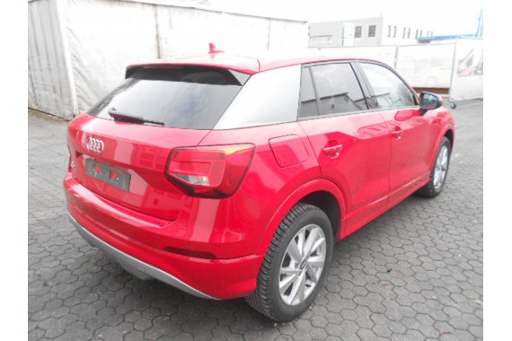 AUDI Q2 TYŁ ZDERZAK tylny + KLAPA BAGAŻNIKA + LAMPY lampa 81A Kolor: LY3U - czerwony (tangorot) 81A945069 81A945070