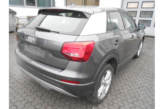 AUDI Q2 KOMPLETNY TYŁ ZDERZAK + KLAPA BAGAŻNIKA + LAMPY lampa tylny Kolor: LZ7S - szary (daytonagrau) 81A