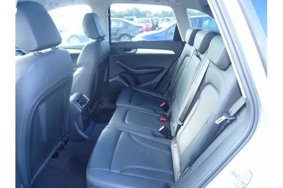 AUDI Q5 FOTELE KOMPLET FOTELI siedzeń siedzenia fotel tapicerka 8R skóra kolor czarny