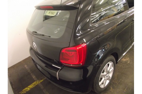 VW POLO FOTELE KOMPLET FOTELI siedzeń siedzenia tapicerka 6R 6R3 6R0 3-drzwiowy welur w kolorze czarnym