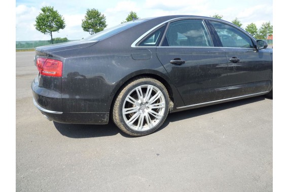 AUDI A8 4H LX7U DRZWI PRAWE PRZÓD + TYŁ STRONA PRAWA przednie + tylne 2 sztuki LX7U D4 4H Kolor: X7U - szary (Oolonggrau)