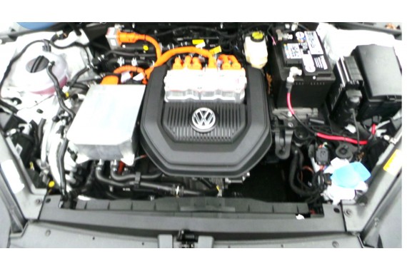 VW E-GOLF KLAPKA WLEWU PALIWA Kolor: LC9A - biały (pure white) 5G GOLF 7 VOLKSWAGEN