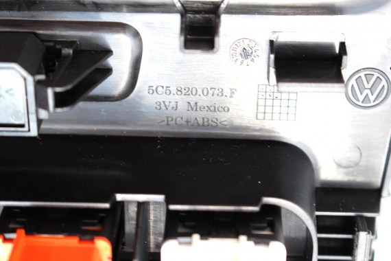 VW THE BEETLE RAMKA RADIA NAVI 5C5820073F obudowa radia nawigacji kolor 1QB - czerń satynowa przesłona 5C5 820 073 F 5C5820073F