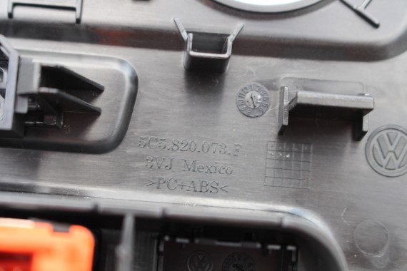 VW THE BEETLE RAMKA RADIA NAVI 5C5820073F obudowa radia nawigacji kolor 1QB - czerń satynowa przesłona 5C5 820 073 F 5C5820073F