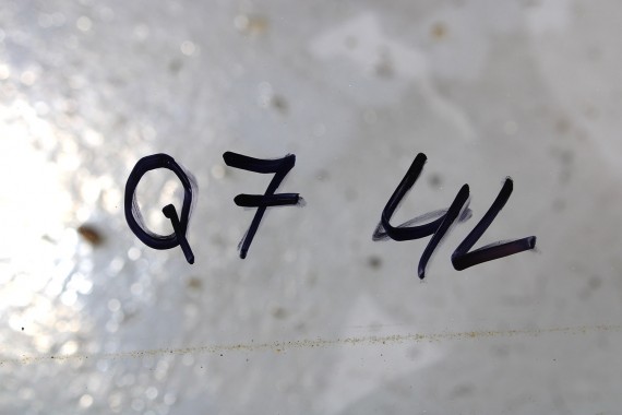 AUDI Q7 SZYBA DRZWI LEWA 4L0845205 4L0845205A lewa tylna drzwiowa rok produkcji 2007 przyciemniana  E1 AS3  4L0 845 205 A