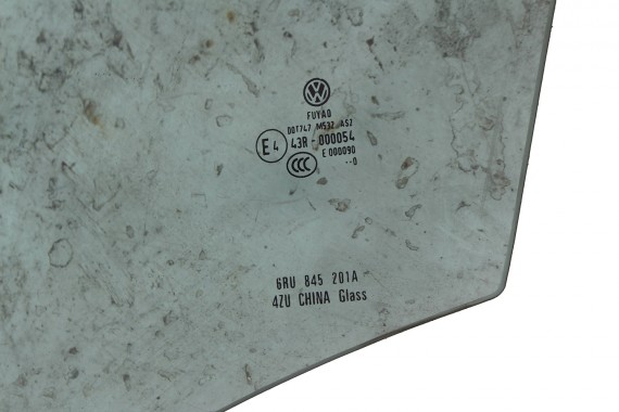 VW POLO SEDAN SZYBA DRZWI LEWE 6RU845201A lewa przód przednia 6RU 845 201 A kierowcy rok 2010 E4 AS2 zielony drzwiowa 6R 6C 5J5
